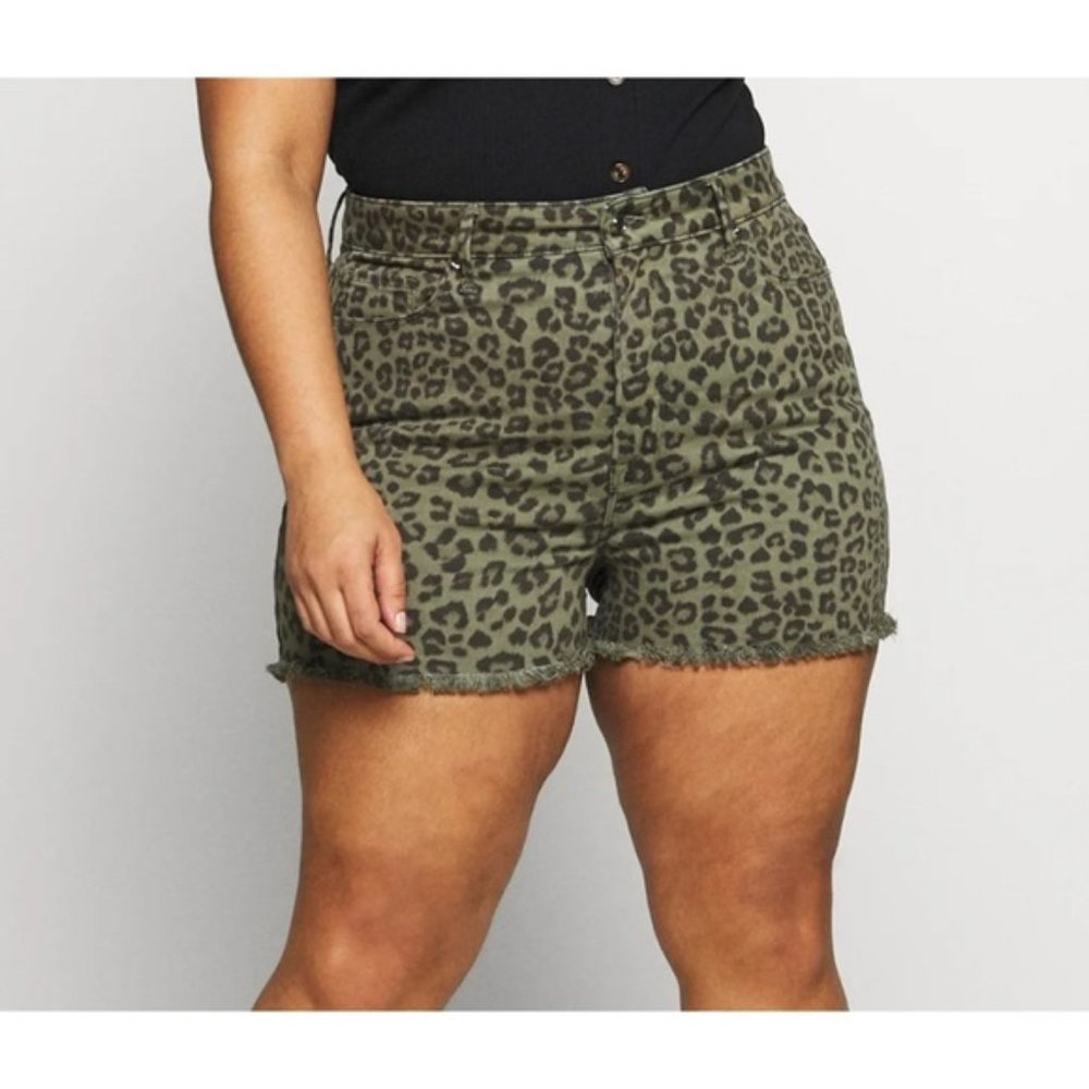 Good American Sage Leopard Cut Off Shorts 24
